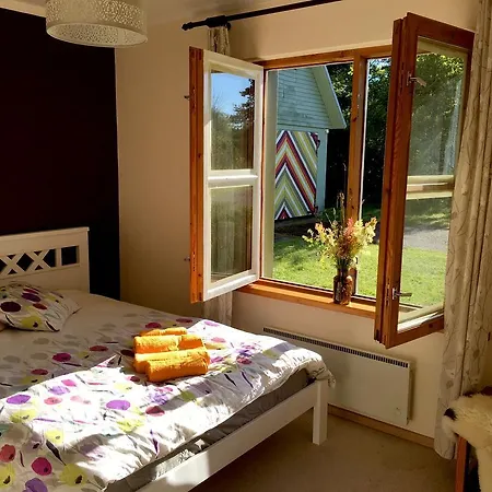 Paadi Puhkemaja Salinomme