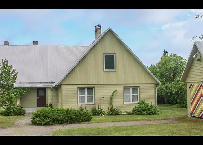 Paadi Puhkemaja * Salinomme